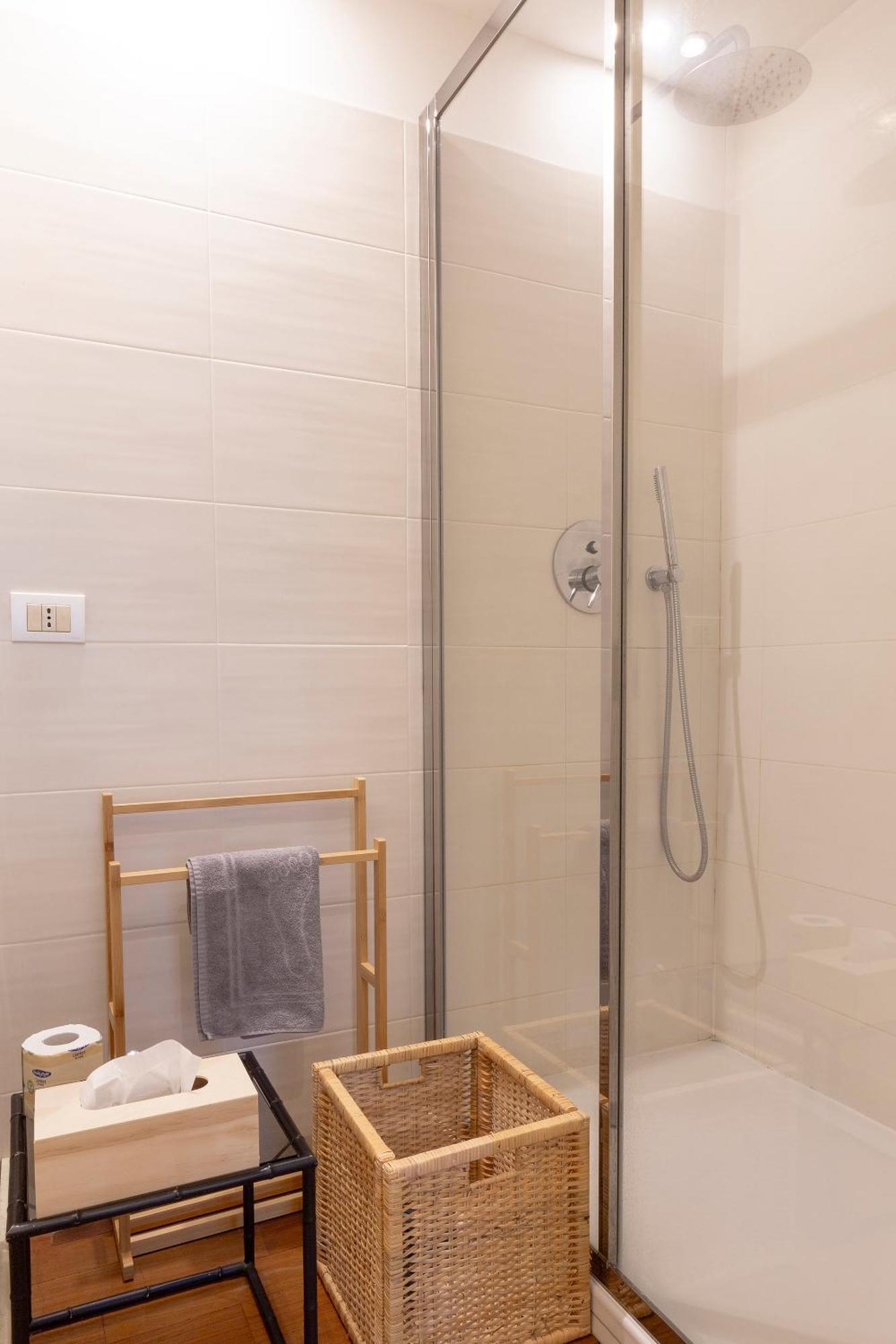 Vittore Rooms & Apartment Milan Bagian luar foto