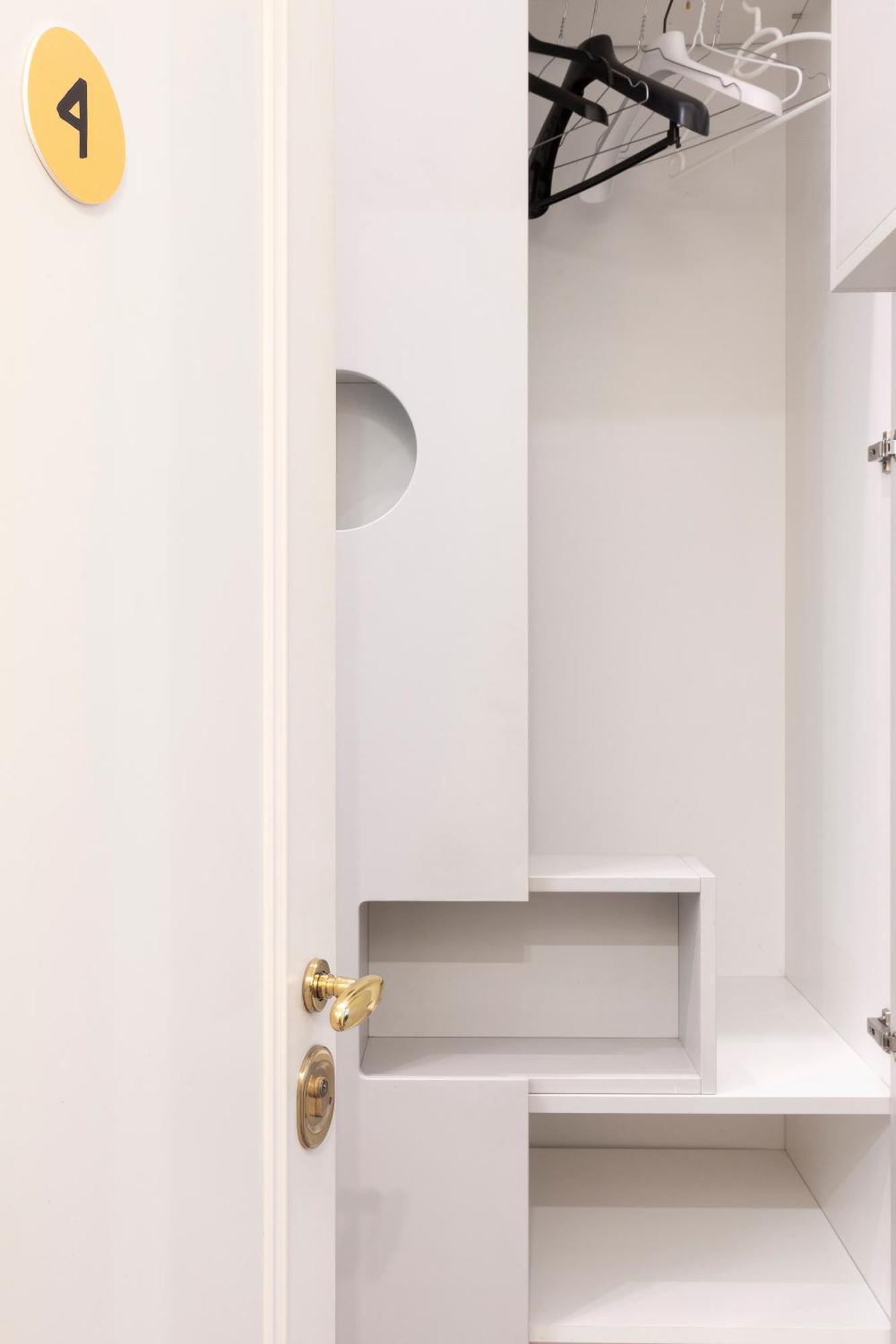 Vittore Rooms & Apartment Milan Bagian luar foto