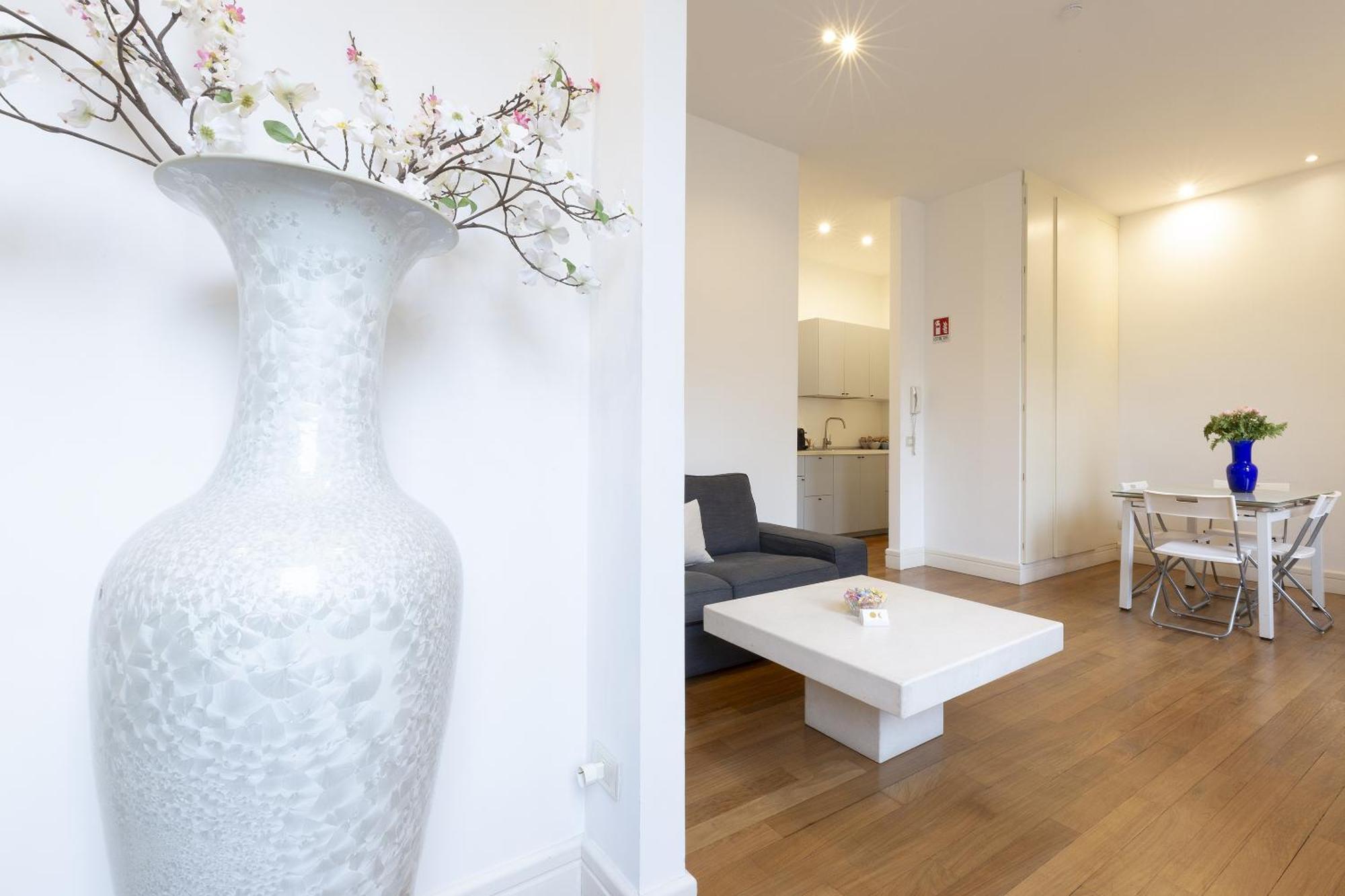 Vittore Rooms & Apartment Milan Bagian luar foto