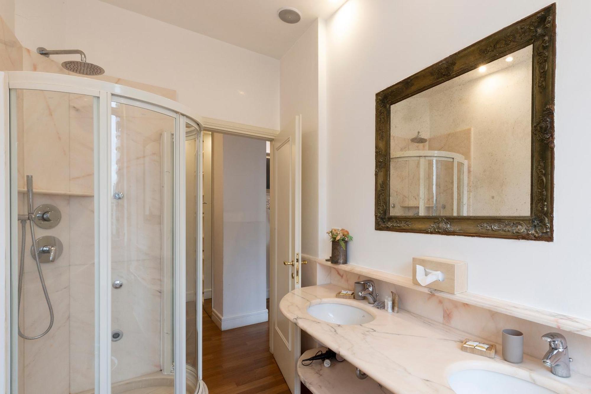 Vittore Rooms & Apartment Milan Bagian luar foto