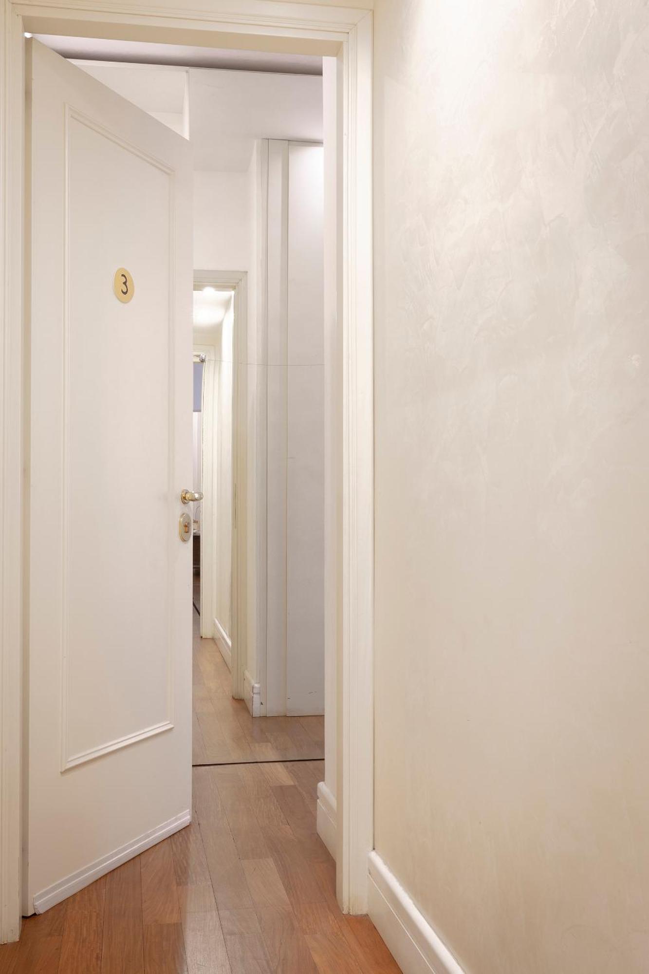 Vittore Rooms & Apartment Milan Bagian luar foto