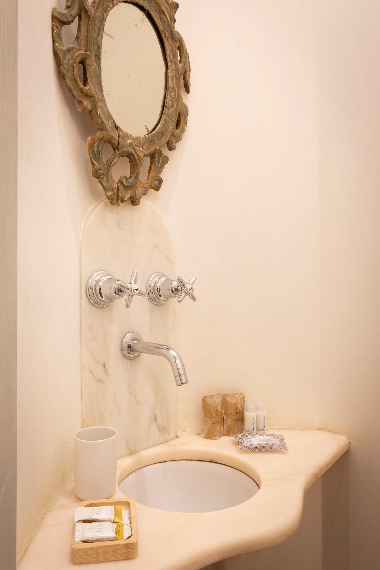 Vittore Rooms & Apartment Milan Bagian luar foto