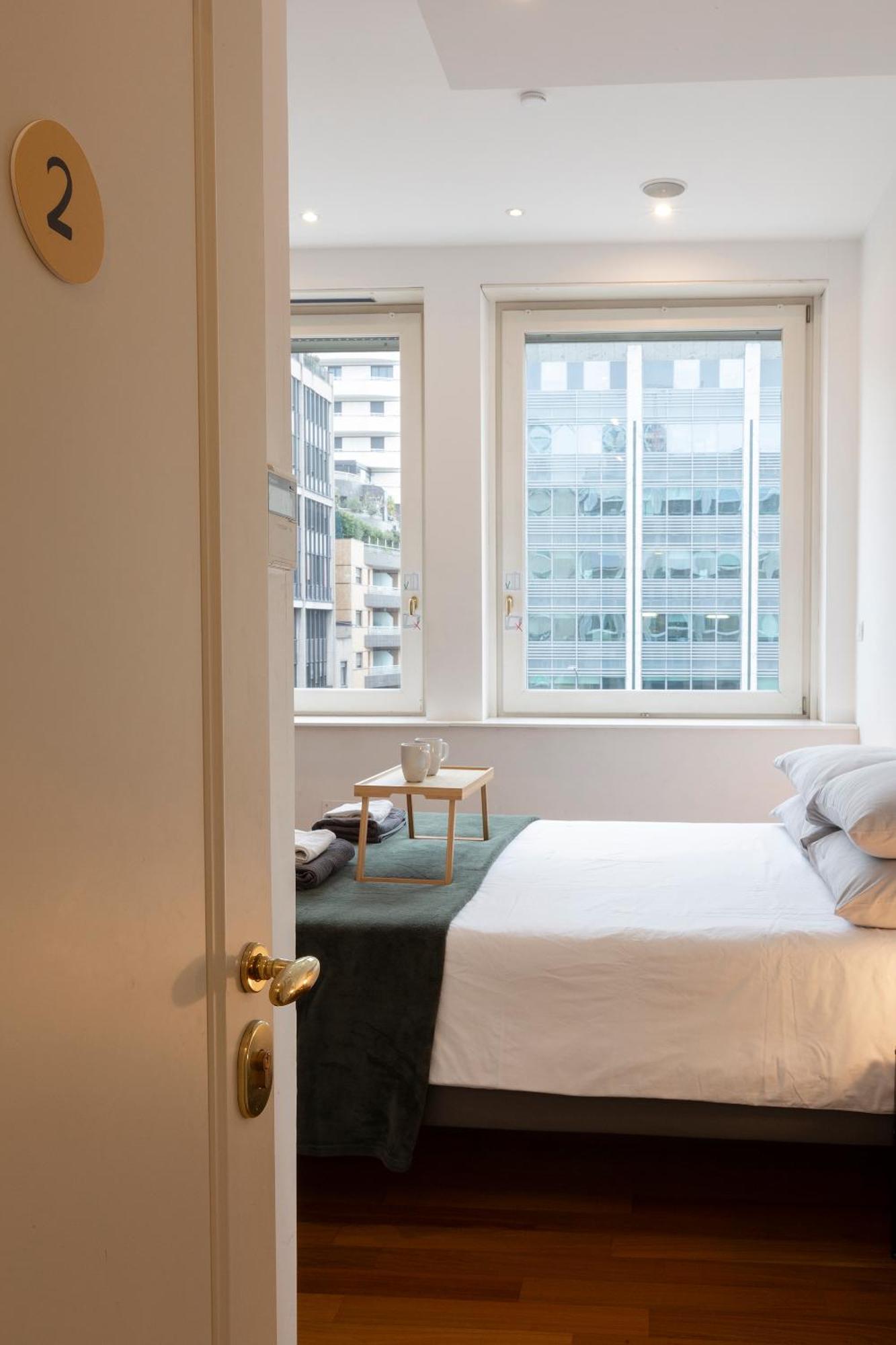 Vittore Rooms & Apartment Milan Bagian luar foto